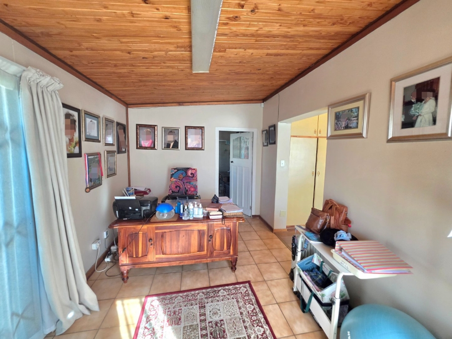 8 Bedroom Property for Sale in Bethlehem Free State